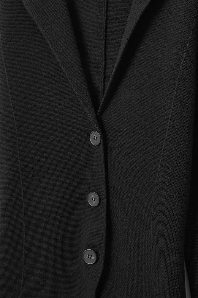 Приталенный трикотажный пиджак COS