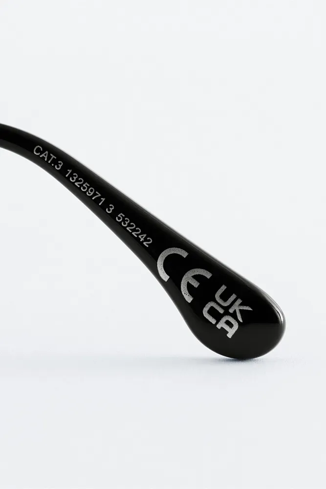 Овальные солнцезащитные очки с проволочной оправой & OTHER STORIES