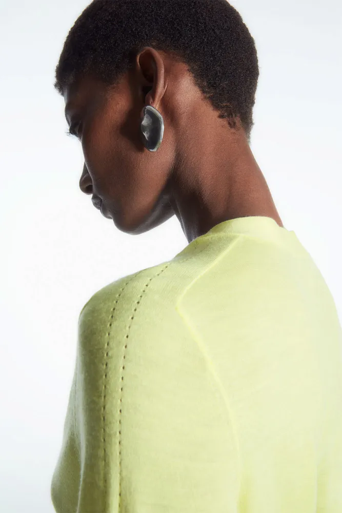 Шерстяной кардиган с v-образным вырезом COS