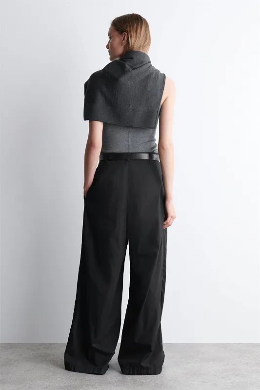 Широкие брюки со складками COS Широкие брюки со складками COS