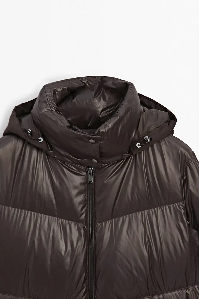 Блестящий водоотталкивающий пуховик со съемным капюшоном MASSIMO DUTTI