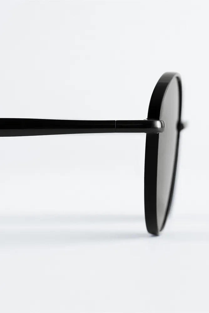 Овальные солнцезащитные очки с проволочной оправой & OTHER STORIES