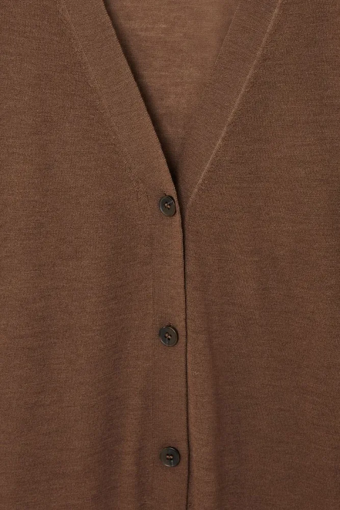 Шерстяной кардиган с v-образным вырезом COS