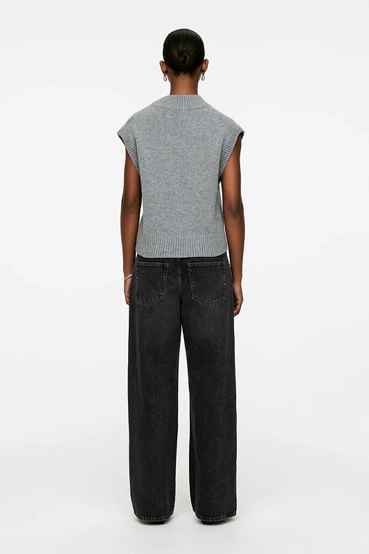 Джинсы Cloud свободного кроя ARKET   Джинсы Cloud свободного кроя ARKET