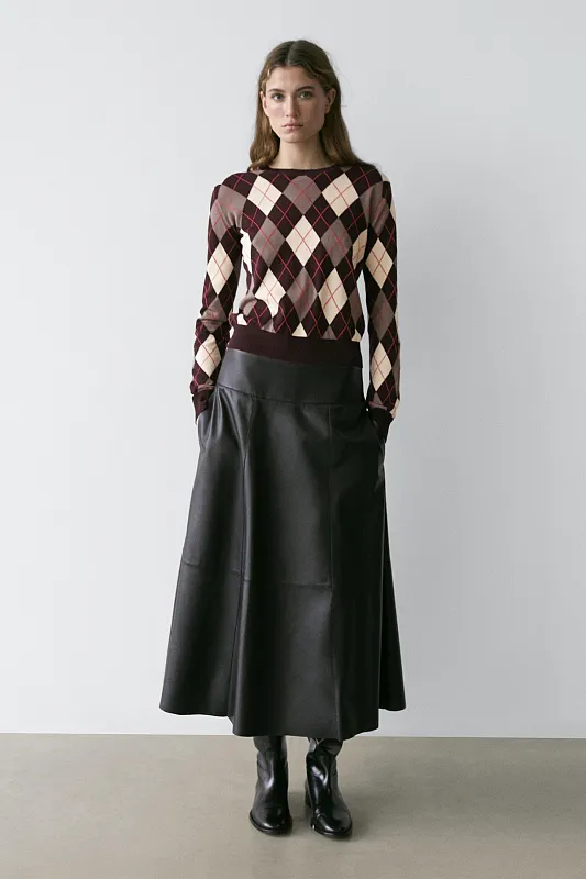 Джемпер с ромбовидным узором