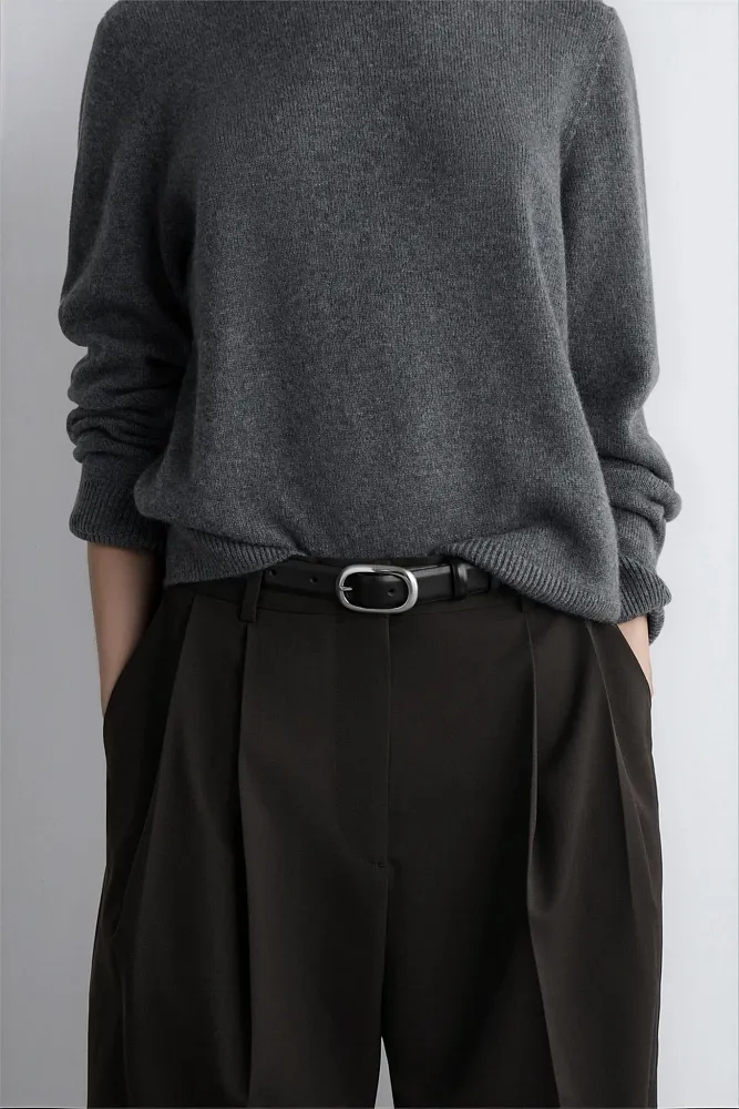 Кожаный ремень с овальной пряжкой Кожаный ремень с овальной пряжкой