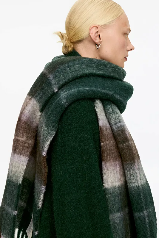 Шарф из шерстяной смеси ARKET Шарф из шерстяной смеси ARKET