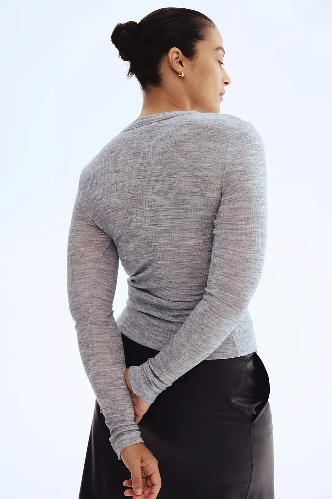 Лонгслив из шерсти в рубчик H&M