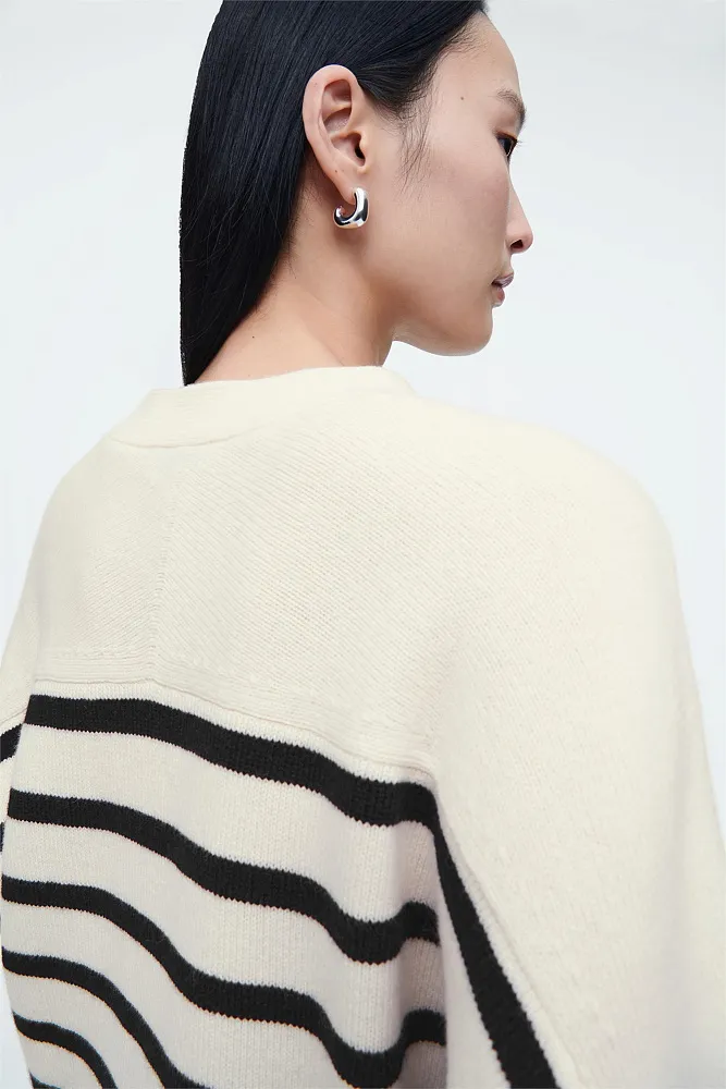 Кардиган из шерсти мериноса с v-образным вырезом COS