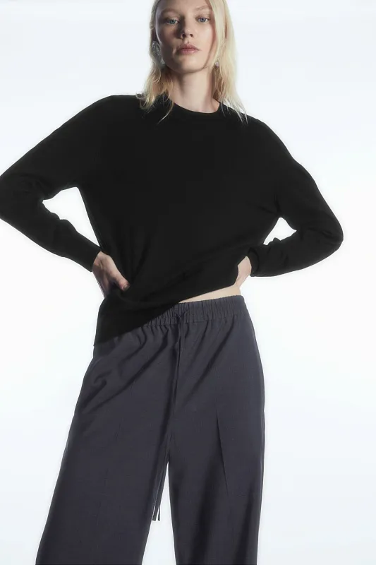 Брюки шерстяные COS Брюки шерстяные COS