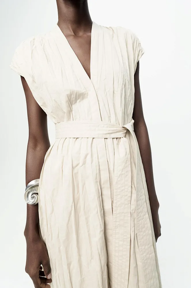 Платье из жатой ткани с поясом ZARA