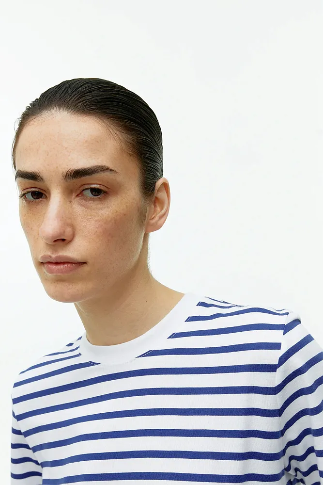 Футболка ARKET