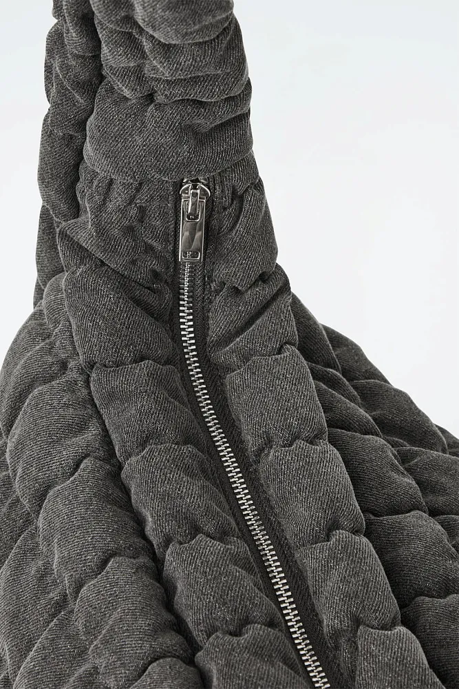 Стеганая сумка кроссбоди oversize COS