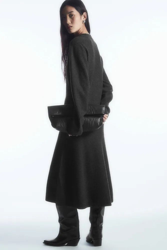 Джемпер из вареной мериносовой шерсти COS