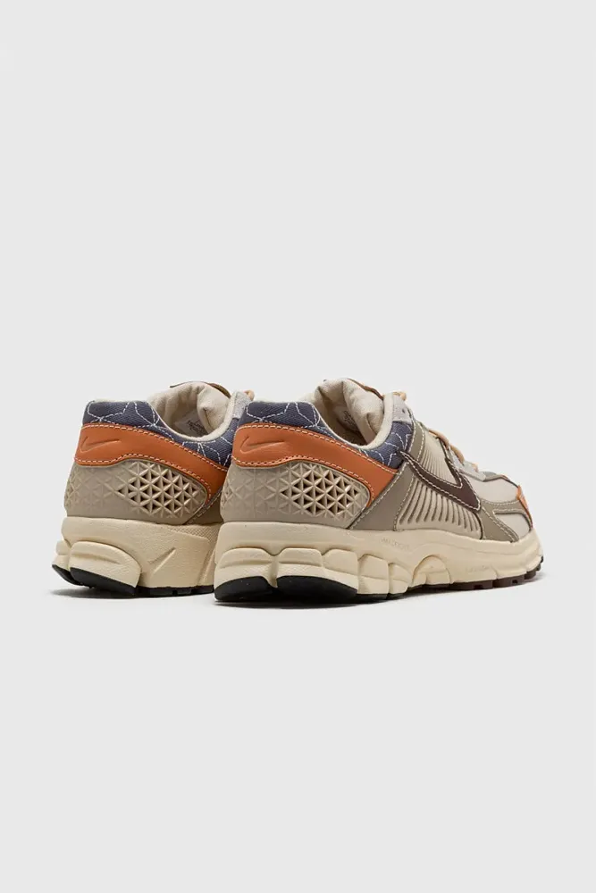 Кроссовки Nike Zoom Vomero 5 NIKE