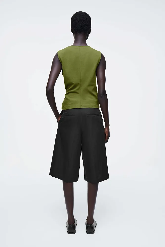 Топ с кручеными деталями COS