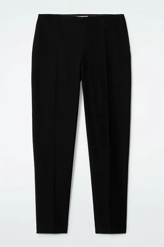 Укороченные брюки узкого кроя Укороченные брюки узкого кроя