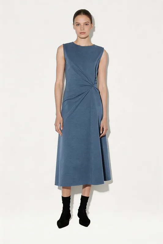 Трикотажное платье миди с крученой деталью