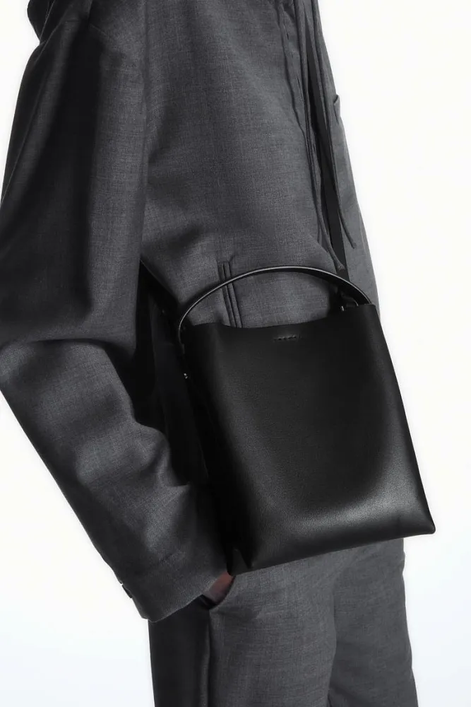 Сумка мини-шоппер кроссбоди COS