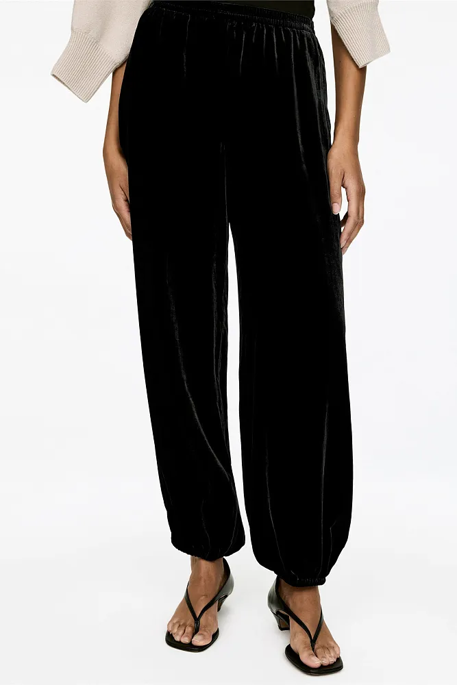 Струящиеся бархатные брюки ARKET