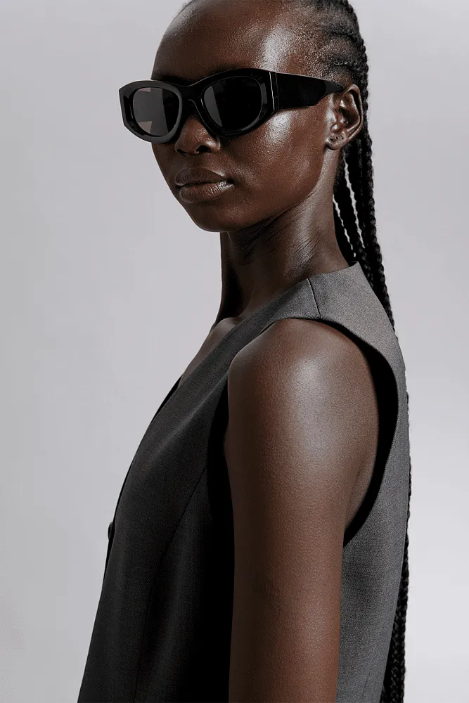 Жилет & OTHER STORIES