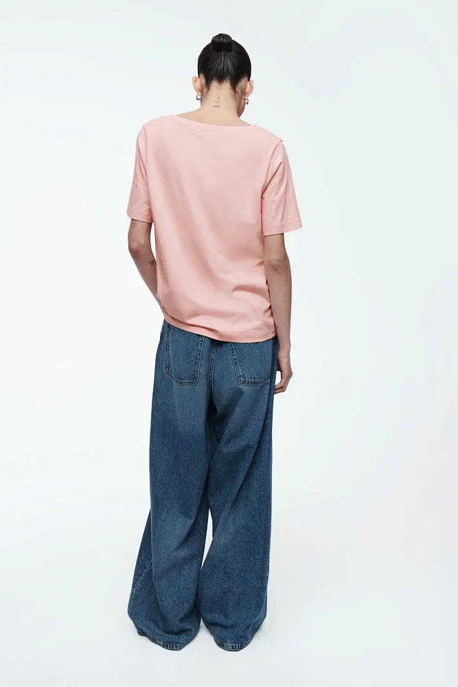 Футболка с V-образным вырезом COS