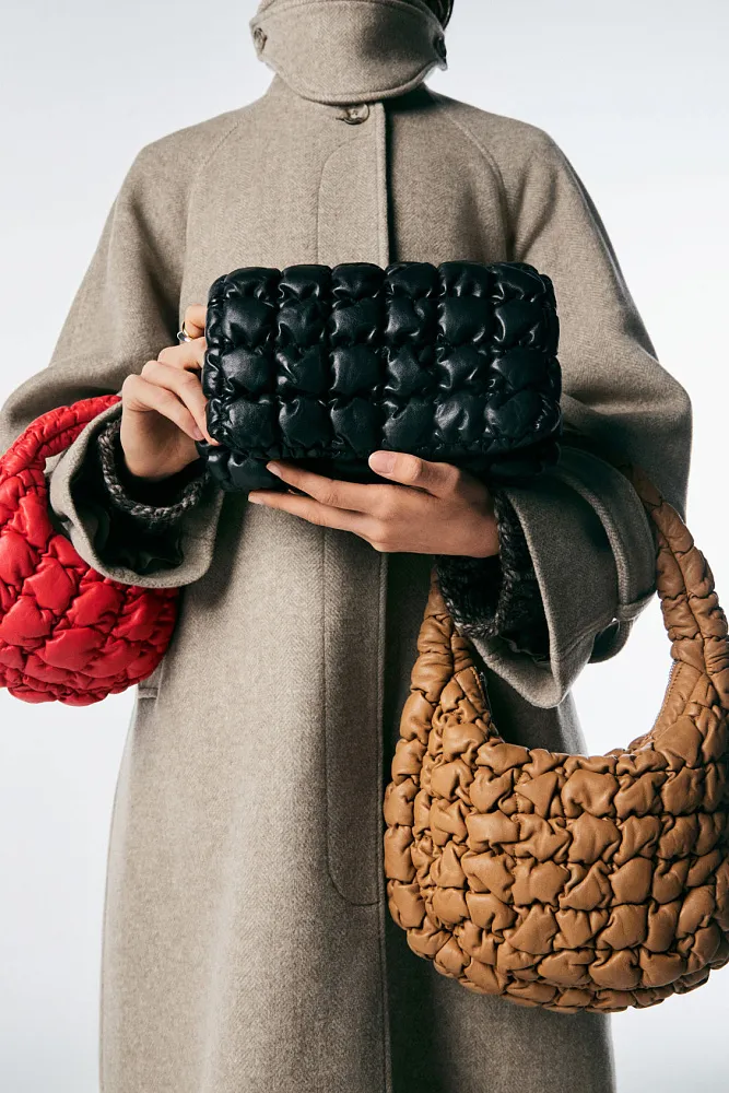 Стеганая сумка кроссбоди COS