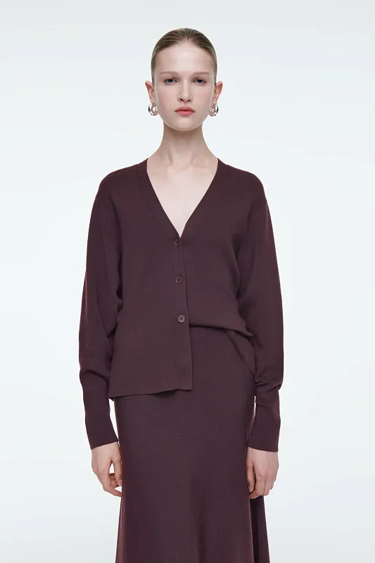 Кардиган из шерсти с v-образным вырезом Кардиган из шерсти с v-образным вырезом