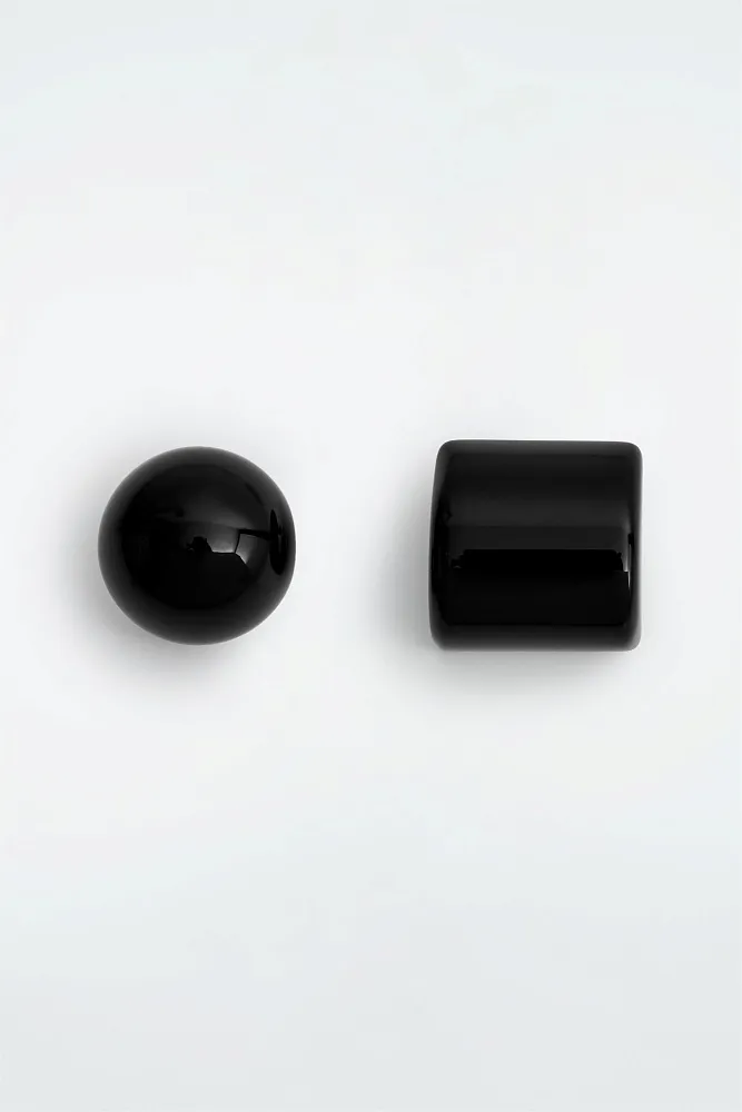 Асимметричные серьги COS