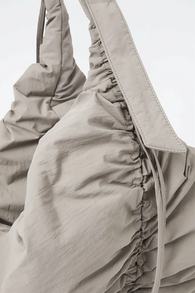 Сумка кроссбоди oversize Canopy COS