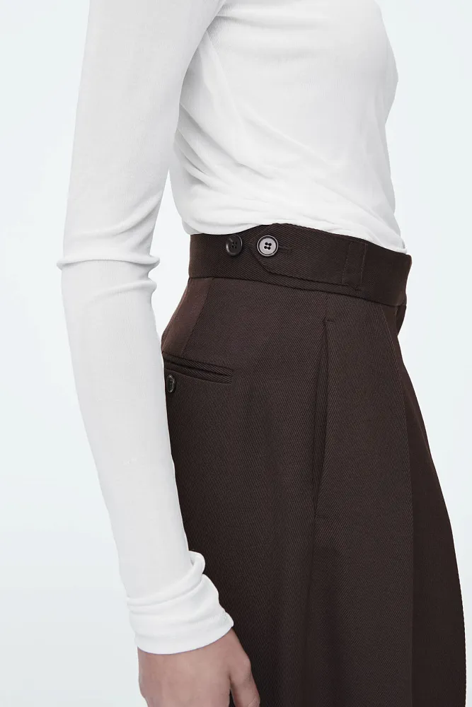 Зауженные брюки из шерсти COS