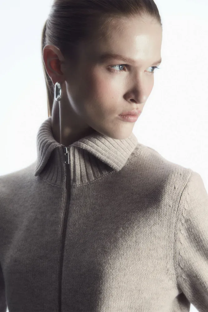 Кардиган из шерсти на молнии COS