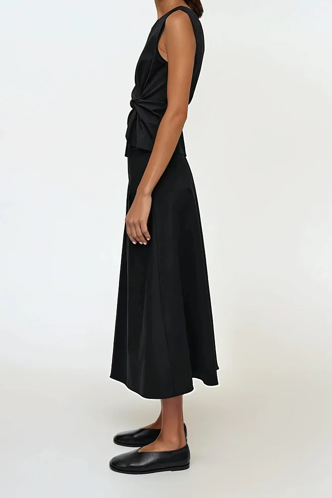 Топ с кручеными деталями COS