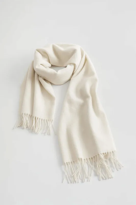 Большой шерстяной шарф с бахромой & OTHER STORIES Большой шерстяной шарф с бахромой & OTHER STORIES
