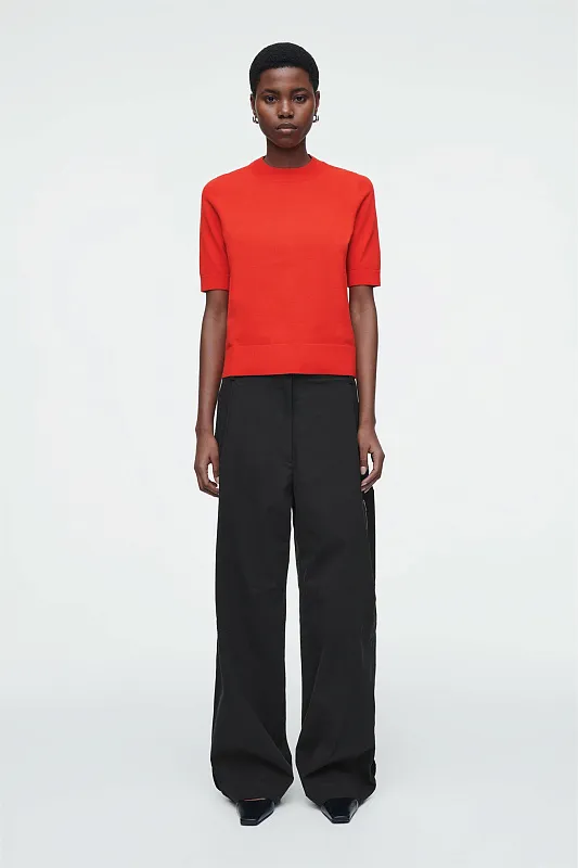 Трикотажный топ классического кроя COS   Трикотажный топ классического кроя COS