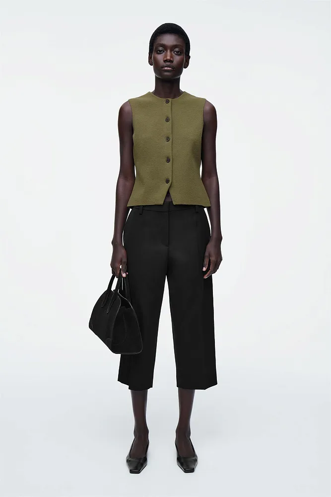 Вязаный хлопковый жилет COS