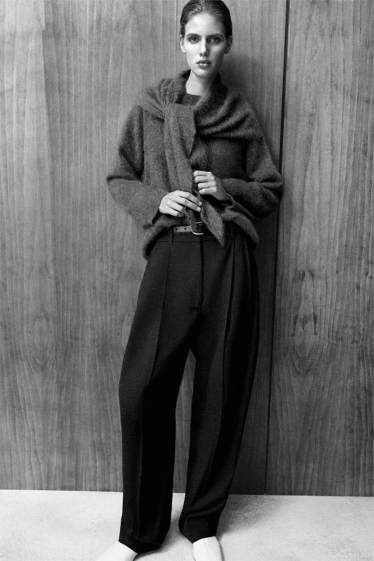 Брюки из смеси шерсти со складками COS Брюки из смеси шерсти со складками COS