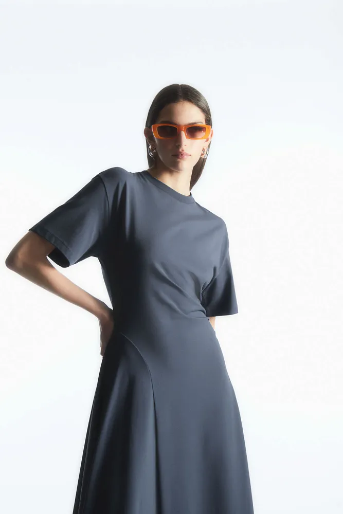 Асимметричное платье-футболка COS