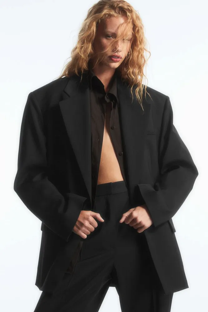 Зауженные брюки из шерсти COS