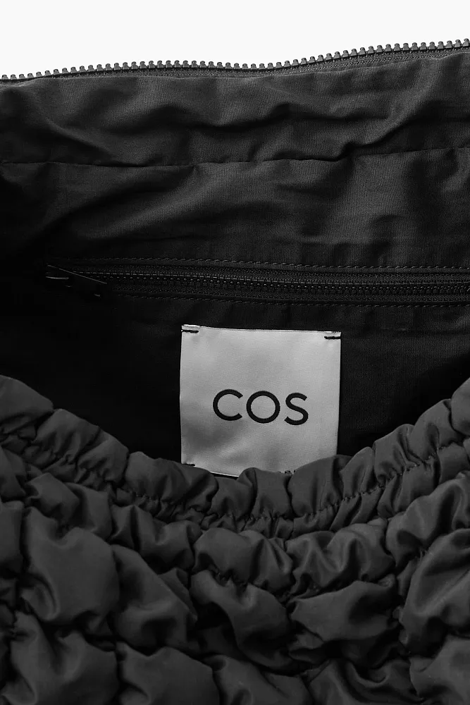 Стеганая сумка кроссбоди oversize COS