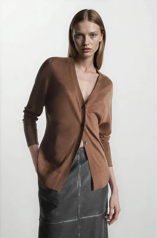 Шерстяной кардиган с v-образным вырезом