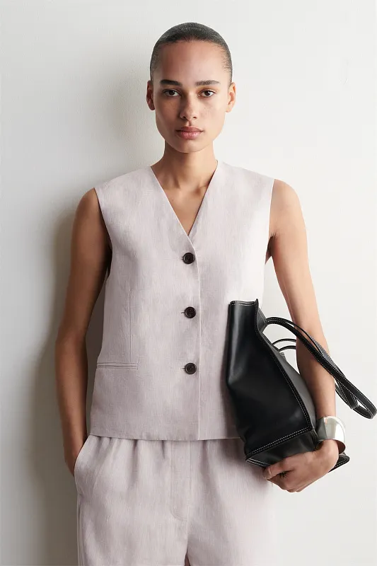 Льняной жилет