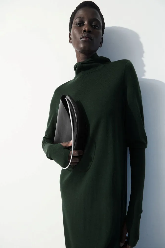 Шерстяное платье с капюшоном COS