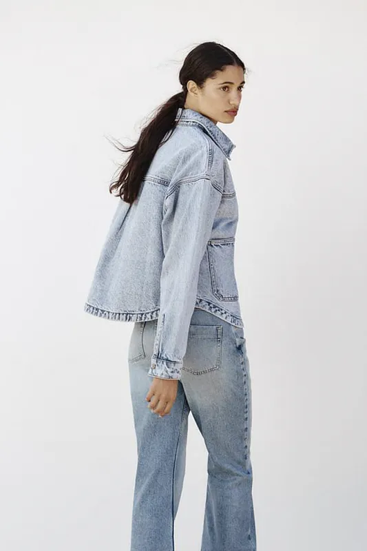 Джинсовая куртка с карманами ZARA Джинсовая куртка с карманами ZARA