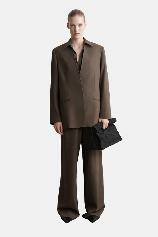 Большой клатч из мятой ткани COS Большой клатч из мятой ткани COS