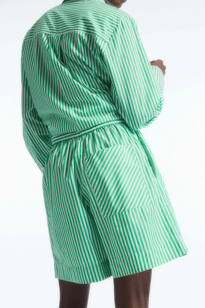 Шорты с эластичным поясом COS