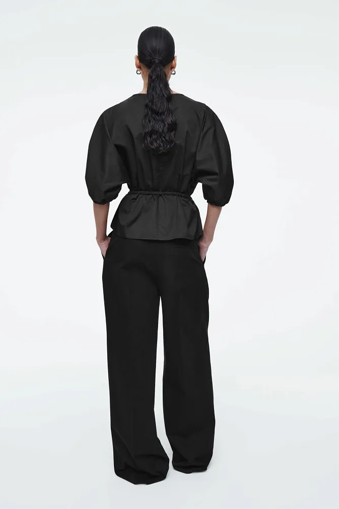 Блуза с поясом и пышными рукавами COS