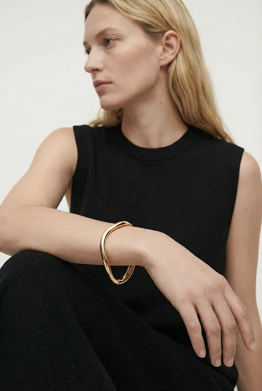 Изогнутый браслет Изогнутый браслет