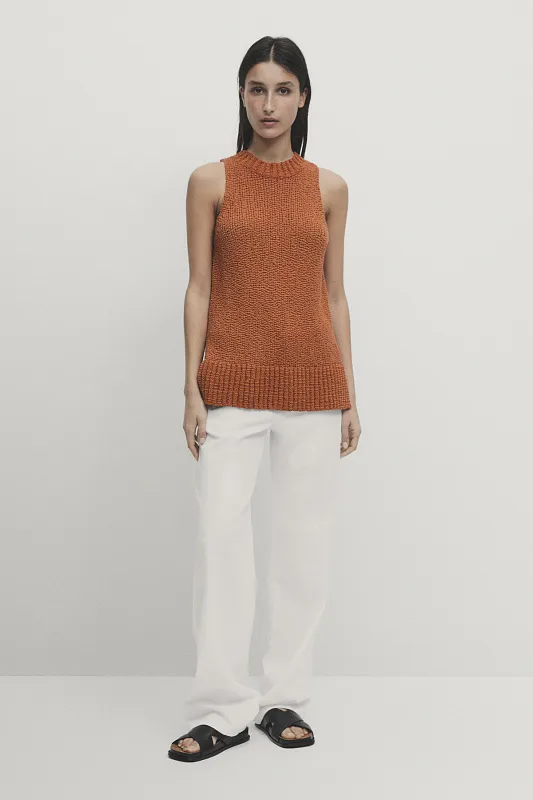 Трикотажный топ с воротником халтер