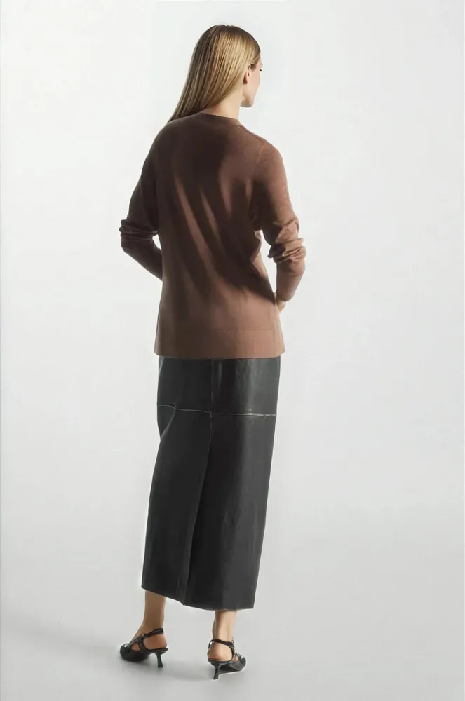 Шерстяной кардиган с v-образным вырезом COS